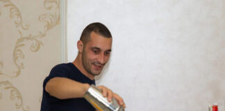 Povestea celui mai apreciat barman de evenimente din Gorj, care a început să lucreze în localuri la spălatul paharelor și al podelelor