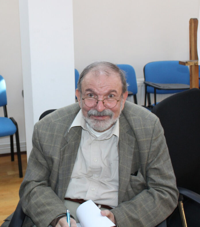 Lansare de carte la Muzeul de Artă din Târgu Jiu – Scriitorul Dragomir Costineanu își lansează al patrulea roman în orașul lui Brâncuși