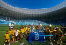 Micii fotbaliștii de la Luceafărul Târgu Jiu, la un turneu dedicat legendei Ilie Balaci. Au vizitat vestiarul campionilor de la U. Craiova