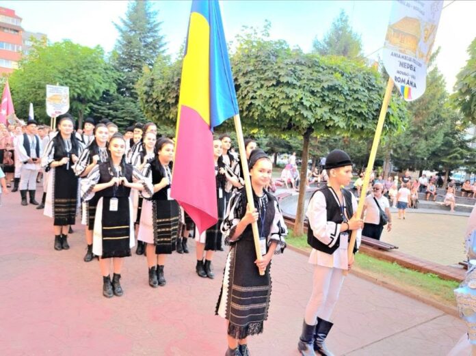 O vară cu „Nedeia” la Novaci. Tradițiile locale au prins viață prin cântec, dans și prietenie