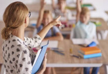 Sute de profesori din Gorj nu au primit încă prima de carieră didactică