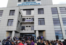Locuri de muncă pentru absolvenți, la Târgu Jiu. AJOFM Gorj organizează o nouă bursă dedicată tinerilor