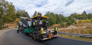 VIDEO | Lucrări pe DN 67, la Măldărești: traficul se desfășoară pe un singur sens. Șoferii, atenționați să circule cu grijă
