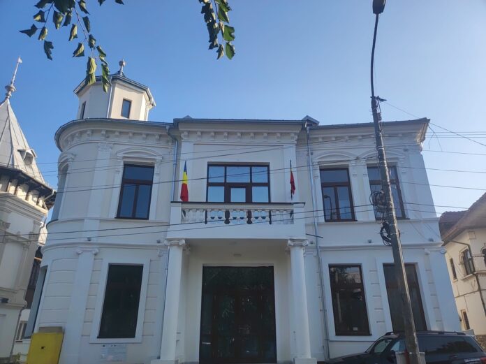 Buget redus la Palatul Copiilor Târgu Jiu. Director: Nu a fost afectat niciun profesor titular. Posturile vacante sunt blocate!