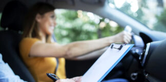 Permisul auto se poate lua în câteva zile în Gorj. Doar un sfert dintre candidați trec de ambele probe