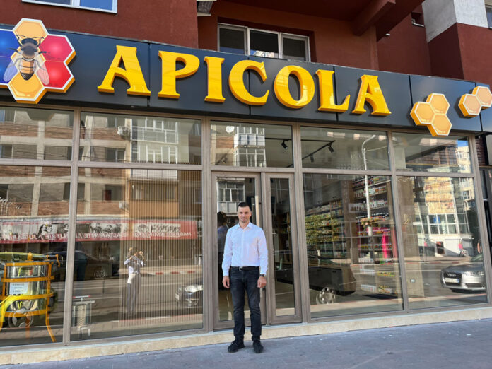Magazinul apicol din centrul Târgu Jiului și-a redeschis porțile. „Vrem să fim aproape de apicultori”