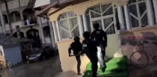 Escrocherie cu panouri termoizolante: 33 de persoane ar fi fost înșelate. Trei suspecți, reținuți după șapte percheziții