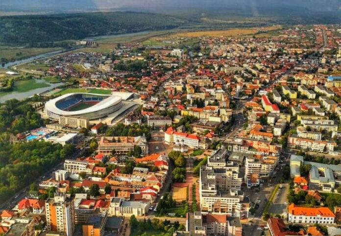 Cu banii ceruți pentru un apartament la Târgu Jiu cumperi un apartament la plajă în Alicante, Spania, și îți mai rămâne rest și de o garsonieră