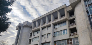 Fără pensie și fără loc de muncă. Cum a ajuns o fostă angajată CE Oltenia să fie reangajată de instanță