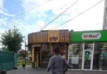 O tânără din Târgu Jiu acuză un hingher că a scuipat-o în centrul orașului, după ce ar fi sunat la Poliție pentru un câine tranchilizat și urmărit pe stradă