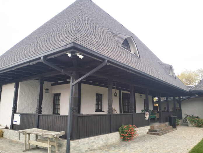Produsele din satele Gorjului de sub munte, pe mesele turiștilor care trec pragul unei pensiuni agroturistice din Baia de Fier