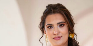 Consiliera județeană îndrăgostită de muzica populară. Și-a lansat prima melodie