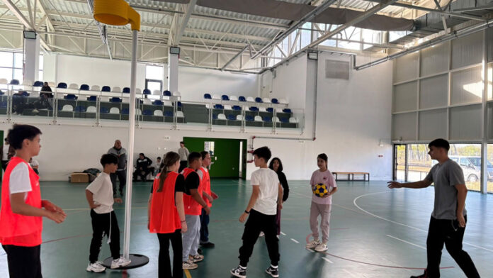 Korffball-ul prinde viteză în Gorj. Tinerii, atrași de un sport mai puțin popular în România