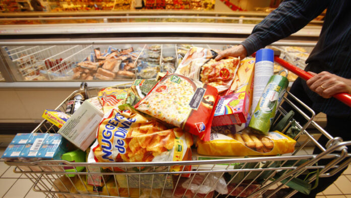Avem cele mai mici prețuri la alimente din UE. Cât costă coșul de cumpărături față de restul Europei