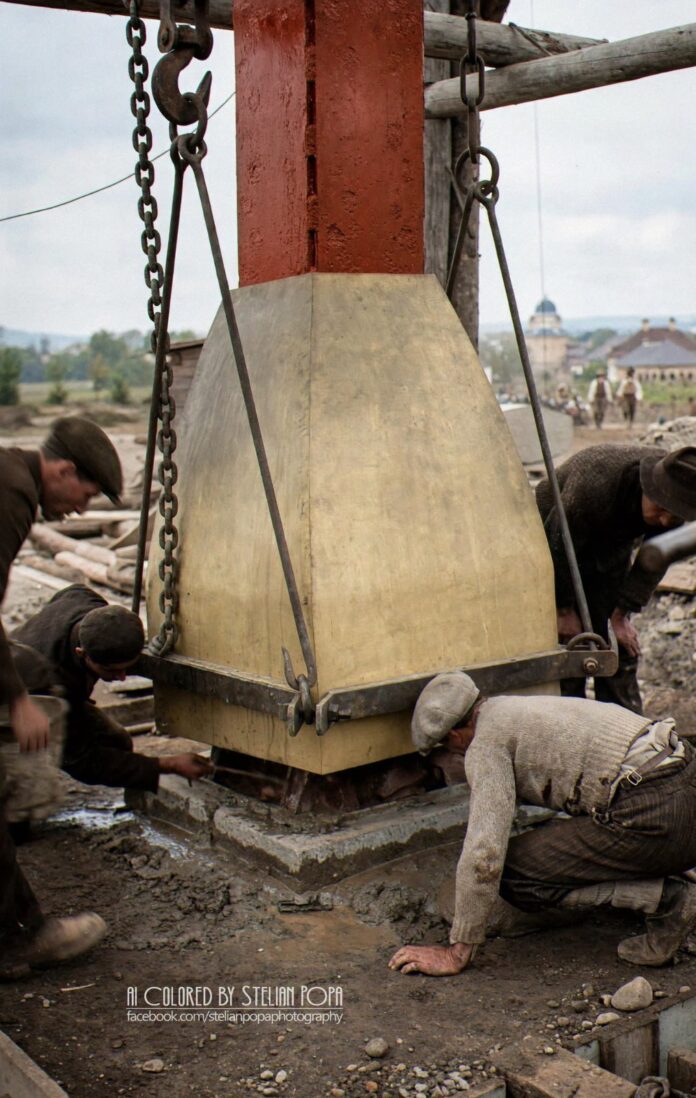 Imagini color de la construcția Coloanei fără Sfârșit! Cum arăta structura interioară a monumentului realizat de Brâncuși