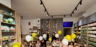 Activitate specială pentru preșcolarii din Târgu Jiu: copiii de la Grădinița „Mihai Eminescu” au descoperit lumea albinelor