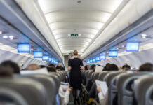 Ai cumpărat un bilet de avion printr-o agenție? UE schimbă regulile pentru banii înapoi. Ce trebuie să știe pasagerii