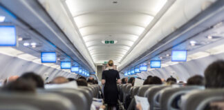 Ai cumpărat un bilet de avion printr-o agenție? UE schimbă regulile pentru banii înapoi. Ce trebuie să știe pasagerii