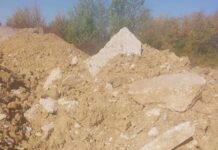 Au chemat Garda pentru molozul aruncat într-o zonă din oraș