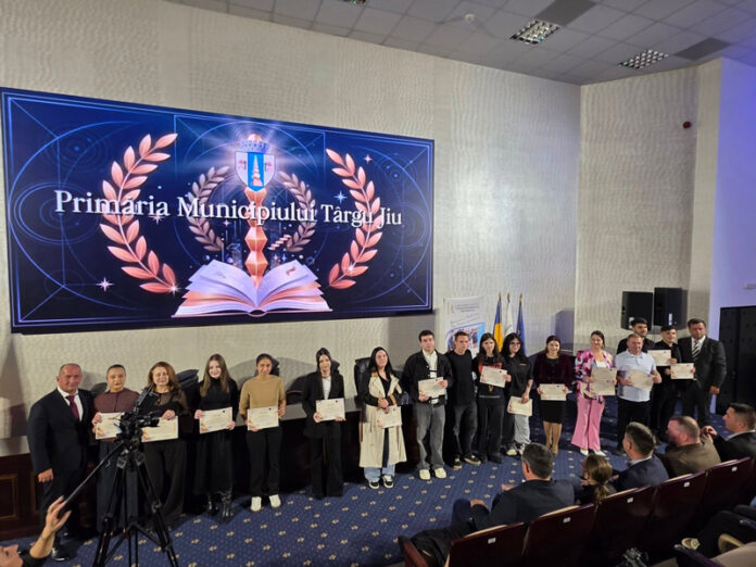 Peste 100 de olimpici, premiați la Târgu Jiu. Orașul va găzdui Olimpiada Națională de Matematică