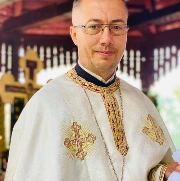 Apel umanitar în Gorj! Un preot din Dobrița strânge haine și alimente pentru copiii care trăiesc în lipsuri
