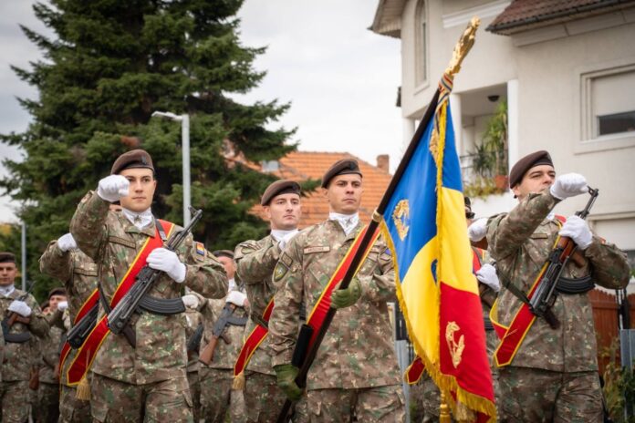 Ziua Armatei României a fost sărbătorită cu torțe la Târgu Jiu